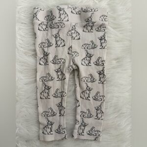 🎄Kate Quinn White and Black Bunny Print Leggings